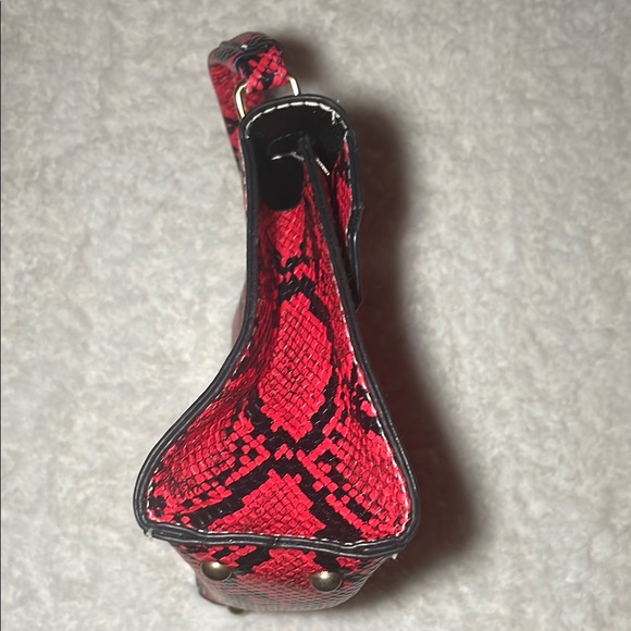 Red Snake Print Handbag - Picture 4 of 13